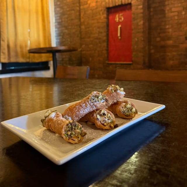 Cannolis.